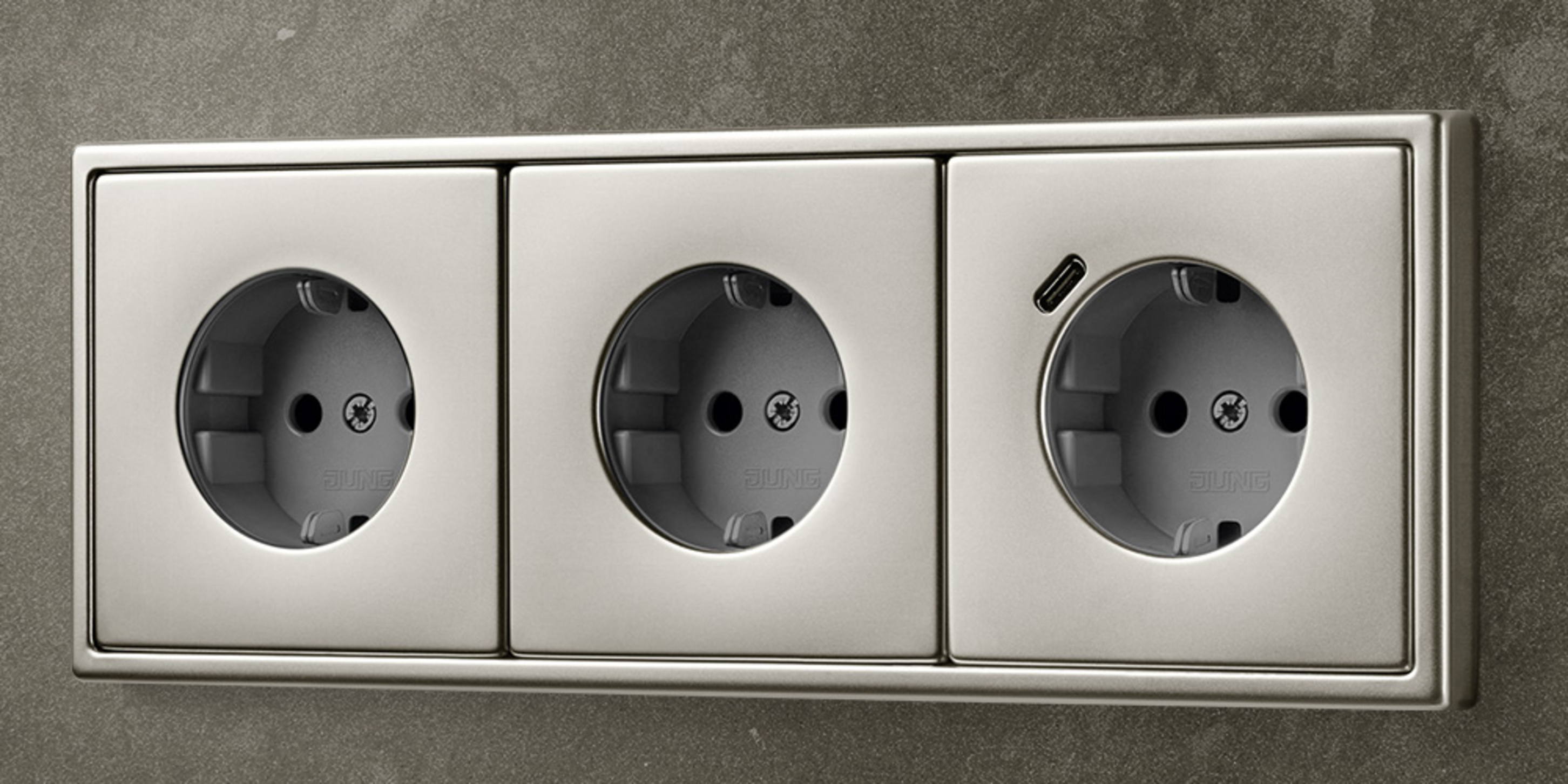 SCHUKO® Steckdosen mit USB bei Elektro Lang GmbH Stuttgart in Stuttgart
