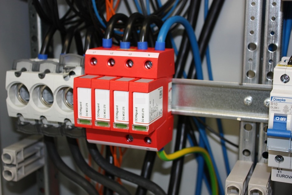 U berspannungsschutz bei Elektro Lang GmbH Stuttgart in Stuttgart